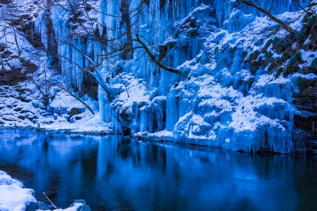 三十槌の氷柱 日帰り・宿泊 ツアー 8,980円〜