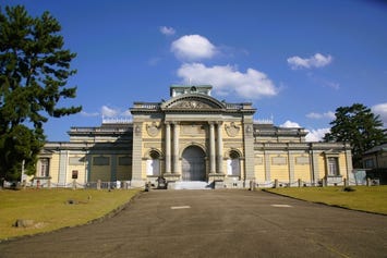 奈良国立博物館