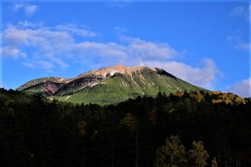 雌阿寒岳