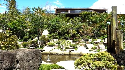 ＜Web割対象商品＞【キングツアーバス旅】巨峰食べ放題と新鮮野菜が美味しいふじさんビュッフェレストラン♪シャインマスカット＆桃のWお持ち帰り〔調布・府中発〕3