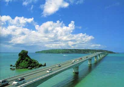 【伊丹空港発着】 煌めく沖縄の休日~海洋博公園・古宇利島・首里城公園・万座毛~4日間