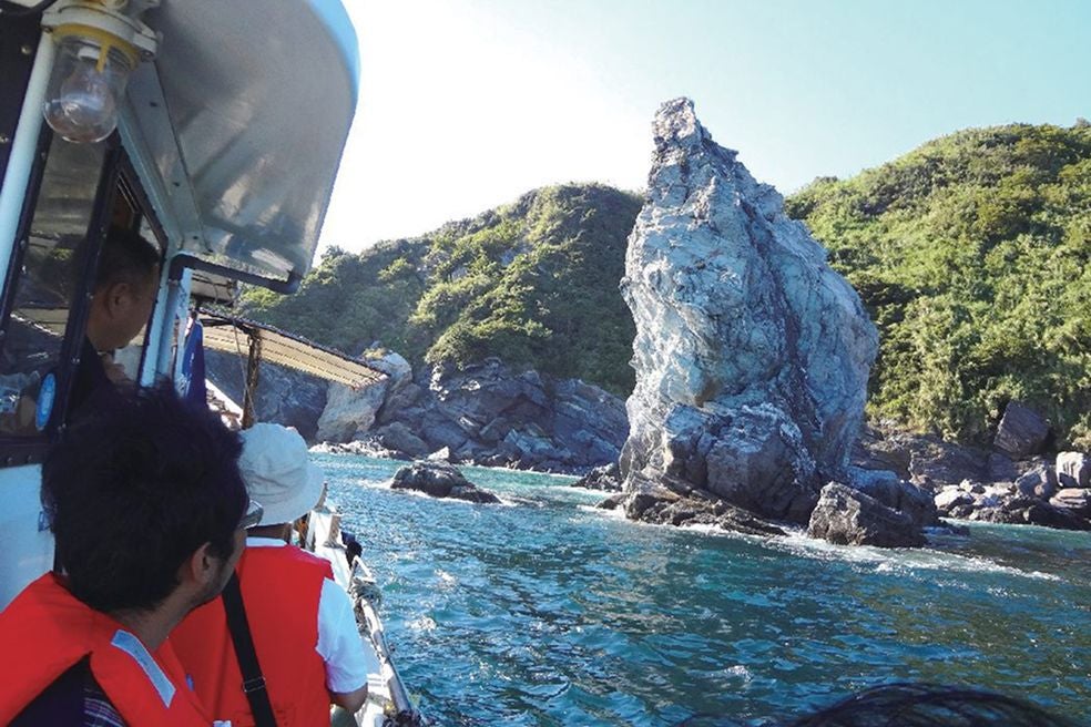 ＜兵庫＞沼島クルーズ　海から眺める上立神岩　神々の降り立った島 沼島探訪の旅【西鈴蘭台･名谷･垂水出発】1