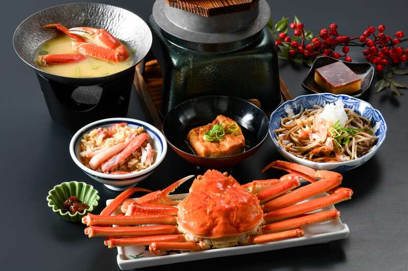 【広島駅・福山駅・岡山駅発】 冬景色の古都金沢連泊とズワイガニ･永平寺･飛騨高山･白川郷３日間2