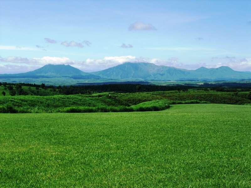 【新大阪・新神戸・岡山・広島駅発】 夏彩の阿蘇・久住・湯布院　九州涼景めぐり１０景　３日間3