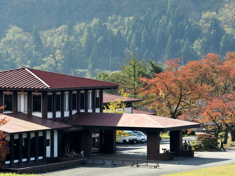 【東京駅・上野駅発】 ＜WEB予約・カード決済限定 入湯税は現地払い＞新潟県・角神温泉　新潟県・福島県の県境に位置する秘湯「ホテル角神」２日間「コダワリ温泉シリーズ」2