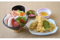 【岐阜・うずら・羽島発】＊日帰り昼食付＊『選べる丼ランチと伊良湖メロン狩り』2