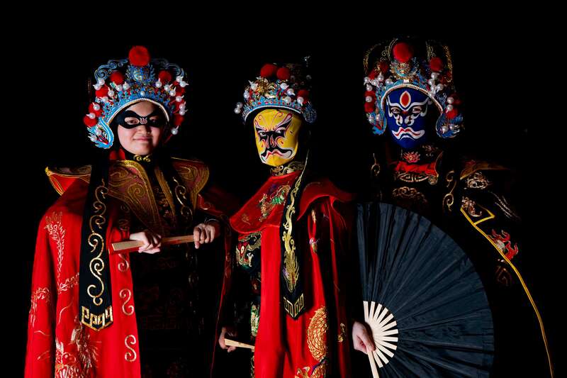 【直方・小竹・新飯塚・飯塚発】 中国伝統芸能変面ショー＆二胡の演奏付き昼食会と日本さくら名所100選の大村公園オオムラザクラ　日帰り1