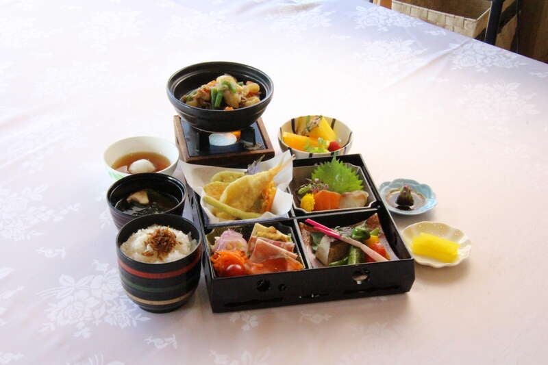 【岡山・倉敷発】 ド迫力！舞鶴軍港貸切クルーズと丹後のもみじ寺「金剛院」　日帰り3