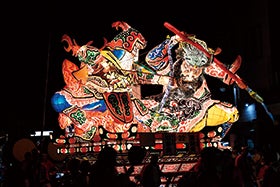 青森ねぶた祭と弘前ねぷたまつり2