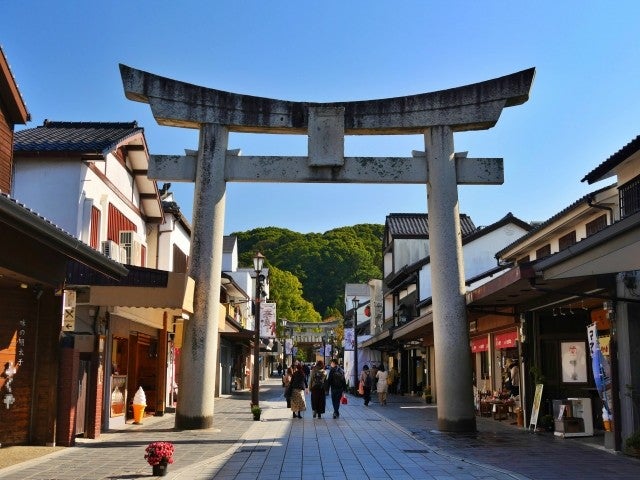 【夏旅セール】「往復福岡空港利用・観光に最適、博多駅で手荷物預かりOK」お宿は市内から自由に選べるホテルチョイス 福岡3泊4日3