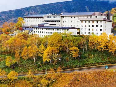 雲上の温泉天国!万座温泉「万座プリンスホテル」と紅葉色づく栗の町「小布施」・善光寺2日間【大阪難波駅・大阪上本町駅・鶴橋駅・大和八木駅発】