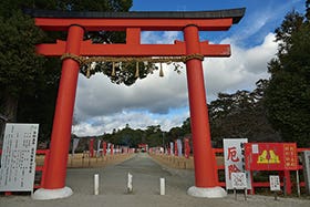 明石・名谷・三宮　発
ウェスティン都ホテル京都 洛空と午年ゆかりの上賀茂神社