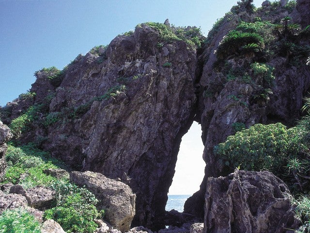 ◆夏旅セール◆JALグループで行く離島周遊！久米島（1泊）＆後泊沖縄本島（1泊）！久米島ステイ後に沖縄本島へ☆どちらも満喫！チョイスプラン　2泊3日3
