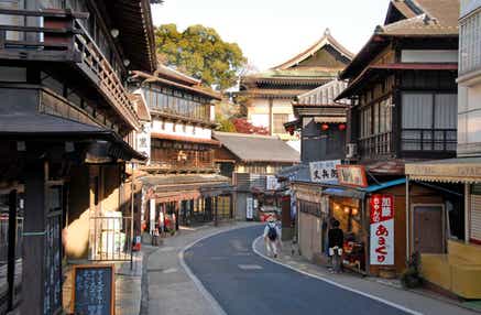 【茨城県内発】 新春開運!成田山初詣の旅 〜新春を彩る伝統の国産うなぎと新春お買い物〜 日帰り