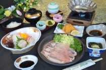 【津島発】＊日帰り昼食付＊『田原ブランド豚しゃぶしゃぶ膳と伊良湖メロン狩り』1