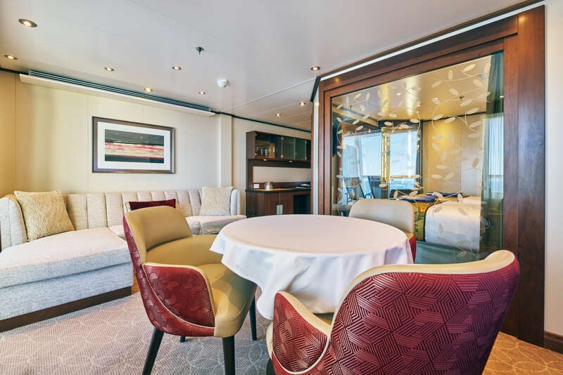 MITSUI OCEAN FUJI【神戸発着】初夏の種子島・福江クルーズ（10日間）／新料金 ペントハウススイート2