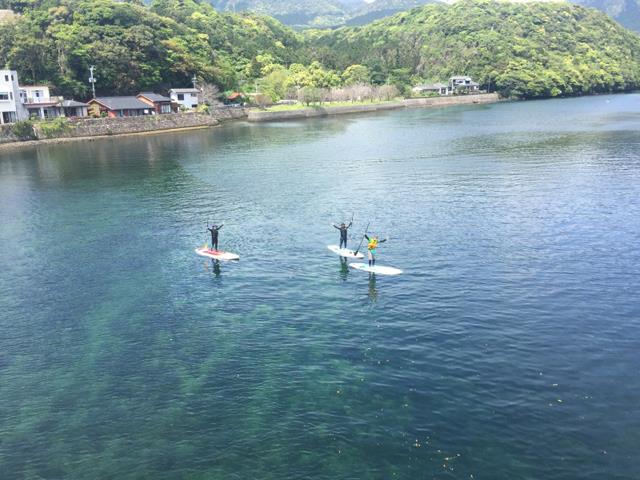■【往復航空機利用】安房川の清流に癒される。ゆっくり、まったり水上散歩SUPツアー付き(1日目)。宿泊先は自由にお選びいただけます！　3泊4日3