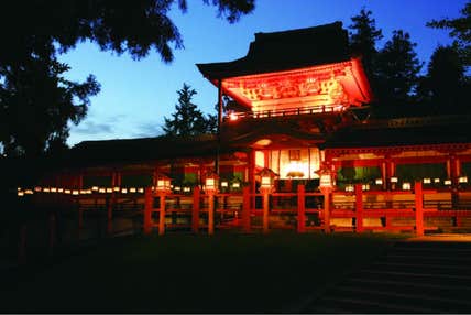 【和歌山市内ルート発】 世界遺産 春日大社の「中元万燈籠」と奈良大文字送り火 日帰り