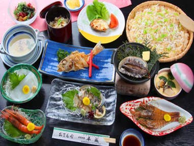 中部発 日帰り 「猫寺」・御誕生寺と7通りの食べ方で味わうアワビ三昧とのどぐろの昼食！＜JAMJAM TOUR＞