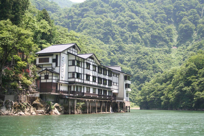 【東京駅・上野駅・大宮駅・高崎駅発】 船でしか行けない秘境「大牧温泉」信州の秘湯「白骨温泉」3日間1