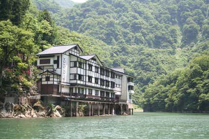 【東京駅・上野駅・大宮駅・高崎駅発】 船でしか行けない秘境「大牧温泉」信州の秘湯「白骨温泉」3日間