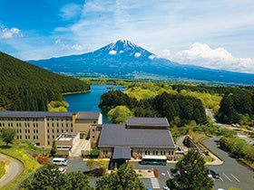 加古川・明石・三宮　発
富士山ビュー絶景宿「休暇村富士」と日本一の山 富士山を望む1