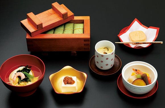 【梅田発】　吉野山と平城宮跡の桜 吉野山＆平城宮跡 桜の名所Ｗ鑑賞！奈良名物『柿の葉ずし』昼食付きツアー2