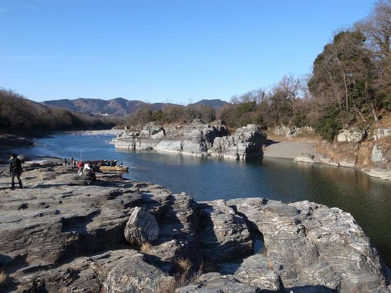 【秋田県・新幹線駅発（秋田駅・大曲駅）】 秋色の高尾山・秩父長瀞・小江戸川越散策と 紅葉名所寳登山神社参拝 2日間3