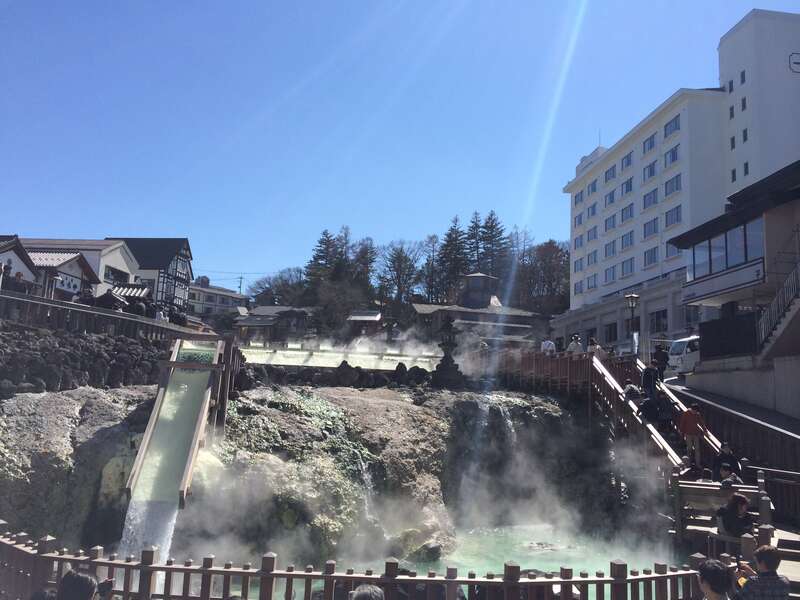 【岩手県・新幹線駅（盛岡駅～一ノ関駅）発】 上州名湯めぐり！天下の名湯草津温泉・標高1800ｍの別天地乳白色の万座温泉　上州桜の名所めぐりと伊香保温泉祭り 3日間1