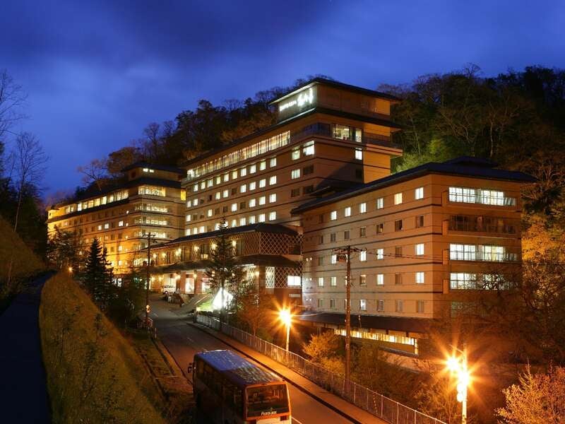 【山形空港発】 蟹の名店！札幌かに本家「かに会席ランチ」と名湯登別温泉（3日間）1