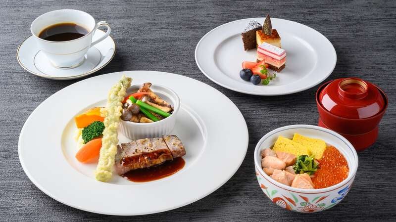 【旭川エリア発】 さわやか富良野・美瑛　青い池・白ひげの滝      新富良野プリンスホテルでランチと白金温泉「碧の美ゆゆ」でご入浴1