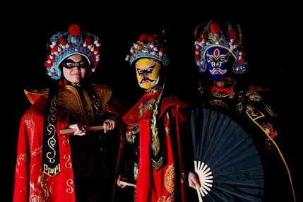 【武雄・江北・牛津・佐賀発】 中国伝統芸能変面ショー＆二胡の演奏付き昼食会と日本さくら名所100選の大村公園オオムラザクラ　日帰り