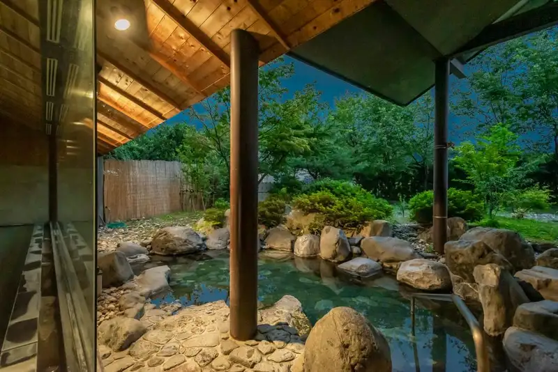 夜発バス／東京・横浜・お台場発　黒部ビューホテル　鹿島槍　選べるリフト券｜数多くの郷土の食材をふんだんに取り入れたお料理が自慢のお宿　開放感のある庭園露天風呂もお楽しみください！1