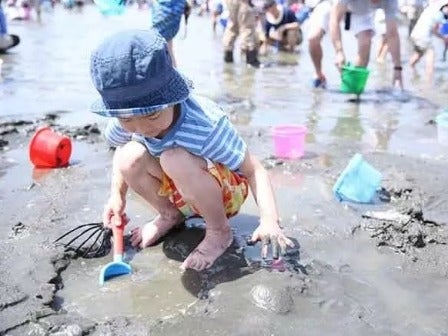 【東京・新宿発】春のマザー牧場＆潮干狩り体験いっぱいとれるかな？ファミリーやお友達みんなで楽しく潮干狩り体験！可愛い動物たちとの触れ合い体験やショーもお楽しみ！1