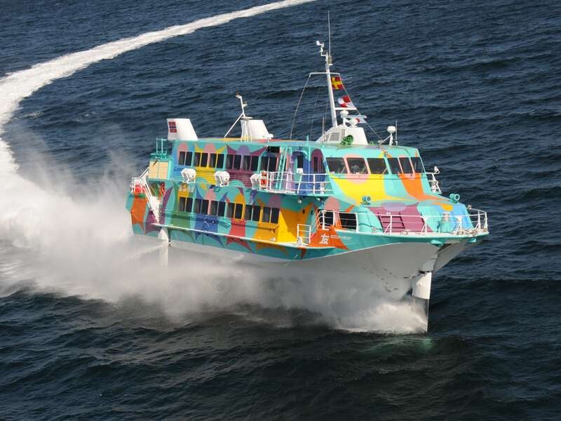 【宇都宮駅・小山駅発】＜あなたの街の乗車駅から出発＞東京から約2時間の椿と桜の島旅！伊豆大島・三原山 絶景スポット 大島温泉ホテル 2日間2