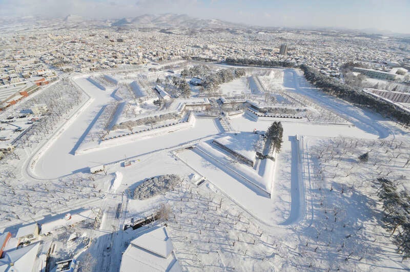 【鳥取空港発】 さっぽろ雪まつりと食も湯も味わい尽くすロマンチック道南３日間2