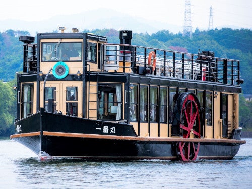 【一宮発】春の一般公開！美しい苔の教林坊＆たねやの新施設「LAGO大津」＆ LAGOクルーズ＆スカイテラス伊吹山＆飛騨牛・近江牛すき焼きランチ3