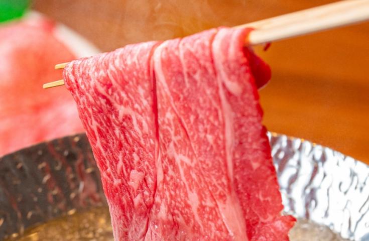 【早割30】[新宿発]やまなし夏の風物詩★vipツアー限定！かにと和牛富士山亭『神戸牛すき焼き御膳』＆陽だまりに咲く太陽【明野ひまわり畑】鑑賞＆「桃狩り×食べ放題」＆お買い物♪2