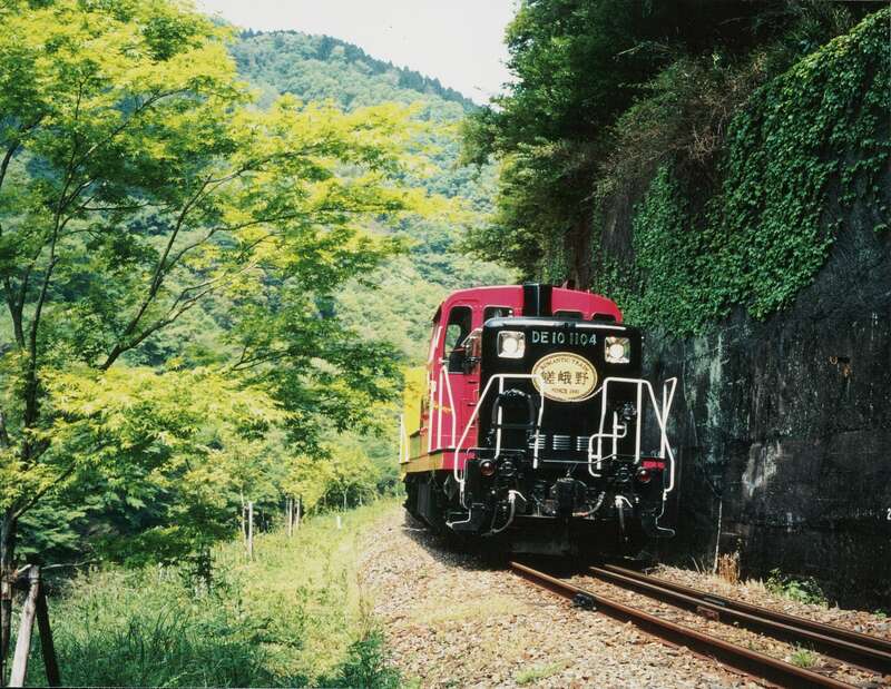 【鳥取駅南口発】 新緑きらめく♪ＧＷの嵐山と嵯峨野トロッコ列車1
