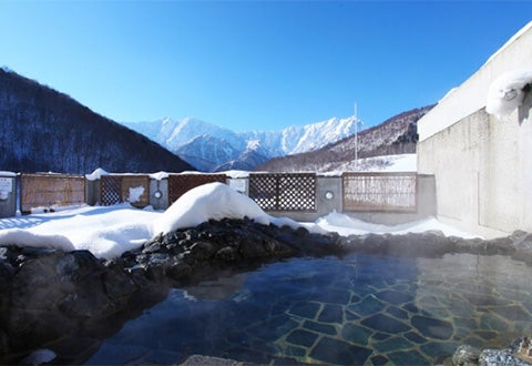 【三宮・大阪・京都】夜発年末年始特集［HAKUBA VALLEY　鹿島槍スキー場ファミリーパーク リフト券滞在中付］鹿島槍アルペンイン1130（相部屋）2泊（滞在中利用OKのレンタル付）＜JAMJAMスキー＆スノボ＞3