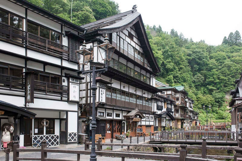 【佐賀空港発】 はじめての東北旅～蔵王・松島・銀山温泉・角館・十和田・奥入瀬・中尊寺～2