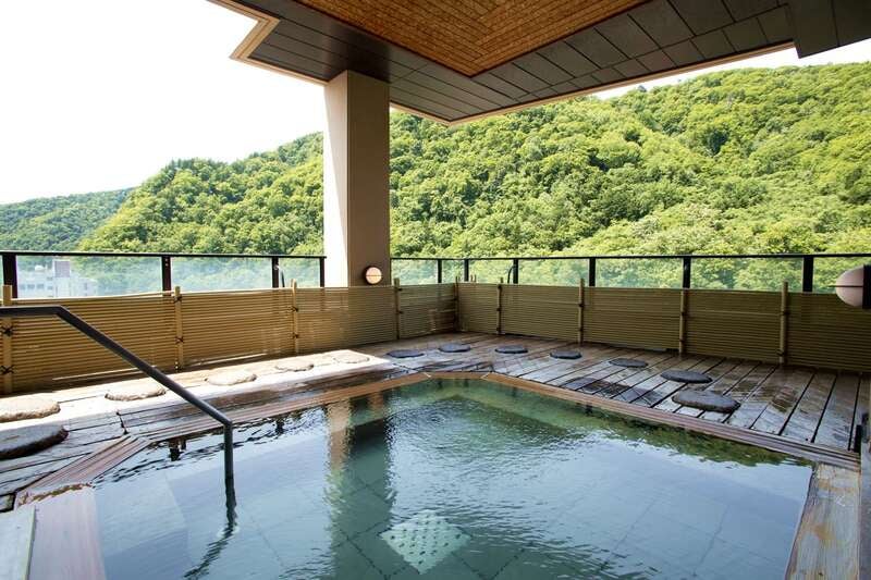 【静岡・新富士・三島発】 道南ハイライト４日間　　函館・小樽・札幌３都市めぐりと登別・定山渓温泉2