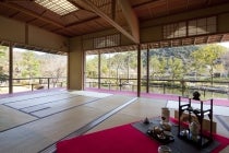 【金山駅南口発】〔遊山〕五感で楽しむ銘茶の産地・大井川鐵道「Train Dining オハシ」と「瓢月亭」茶室体験3