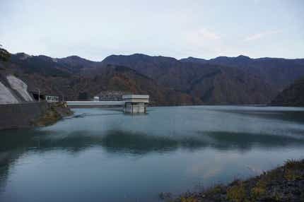 【富山県内発】 【読売新聞愛読者謝恩旅行】秋色いしかわ4色の社会科見学 日帰り ~個人では見学できない手取川ダム・獅子吼高原ゴンドラ・木滑なめこ収穫体験・綿ケ滝~