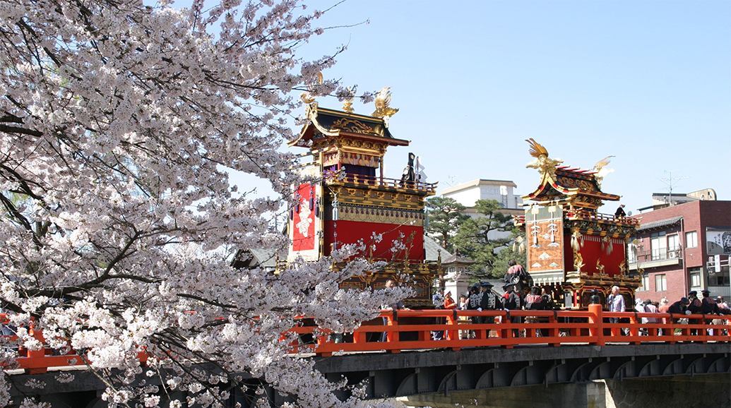 近鉄特急で行く！日本三大美祭の一つ 「春の高山祭」日帰りの旅【大阪難波・大阪上本町・鶴橋・大和八木発】1