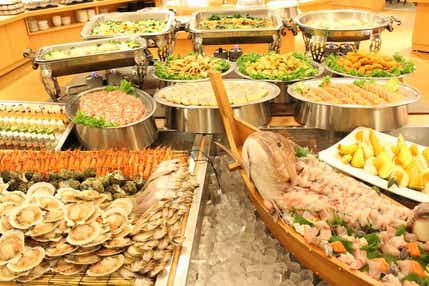 ＜WEB予約・カード決済限定　入湯税は現地払い＞【列車+ホテル】60品目以上の三朝のうまいもんをご用意「ロイヤルビュッフェ」　三朝温泉「三朝ロイヤルホテル」2日間