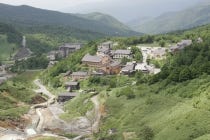 1名参加OK!【春日井・瀬戸・菱野発】*1泊3食付*緑きらめく夏の軽井沢へ 硫黄濃度日本一!乳白色の濁り湯 『万座温泉』