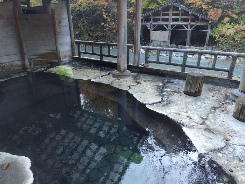 【伊丹空港発着】 夏油温泉と新玉川温泉に泊まる！みちのく7つの秘湯めぐり　3日間1