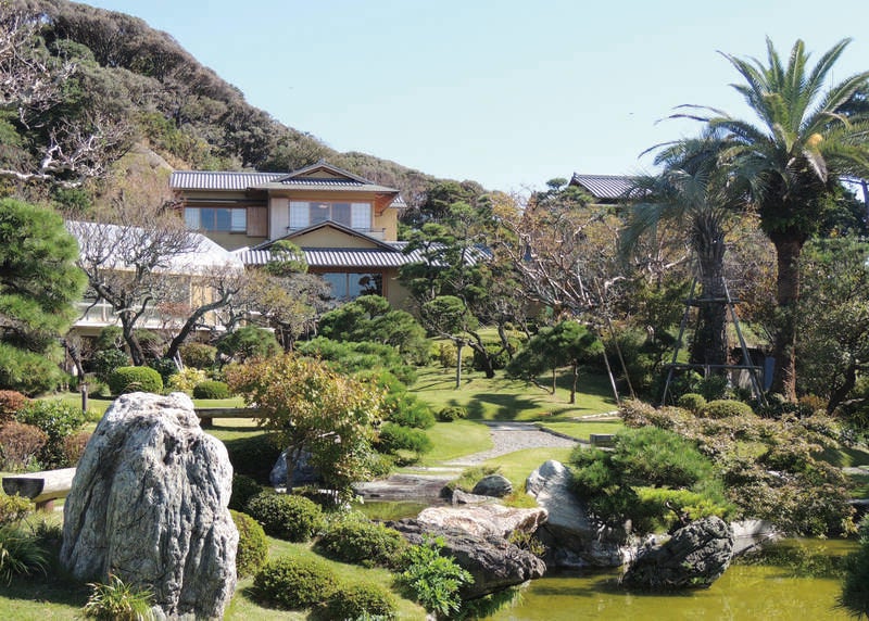 【千葉県内発】 ガイド付でご案内！偉人邸宅「旧吉田茂邸」邸内見学とバラ観賞 箱根山のホテル「つつじ・しゃくなげ」庭園・鈴廣「金目鯛の炙り飯膳」の昼食2