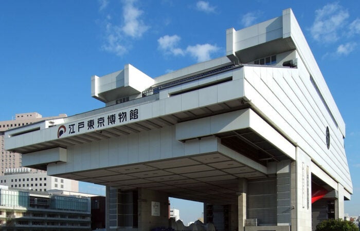 【横浜発】秋バラ鑑賞とちゃんこ鍋 都内写真映えスポット『旧古河庭園』秋バラ鑑賞♪とちゃんこの昼食付2